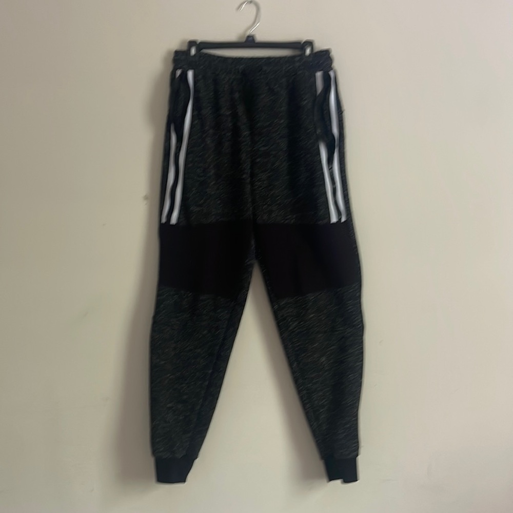 WHITE AND BLACK PHAT FARMS SWEATS MENS
